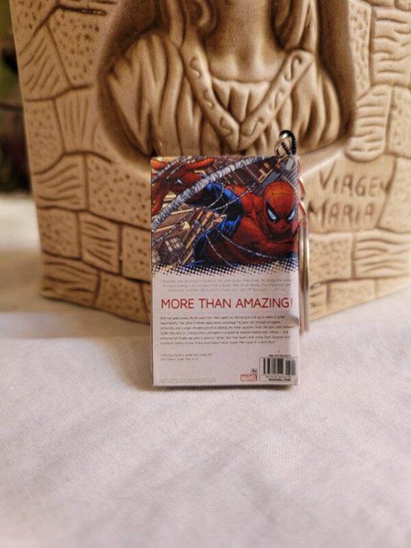 5c966fe2-47af-4956-b102-ffd826ef481c LLaver de mini comic de Spider-Man